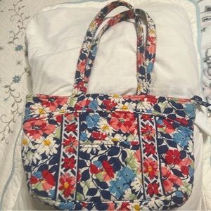 Vera Bradley Summer Cottage (2012 - Retired) Handbag Great Condition 12 1/2 X 9